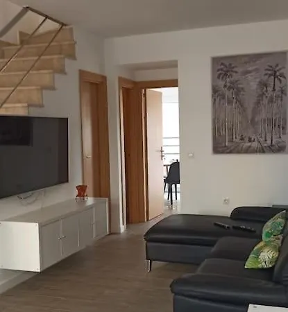 Duplex Con Piscina Climatizada. Caleta De Fuste